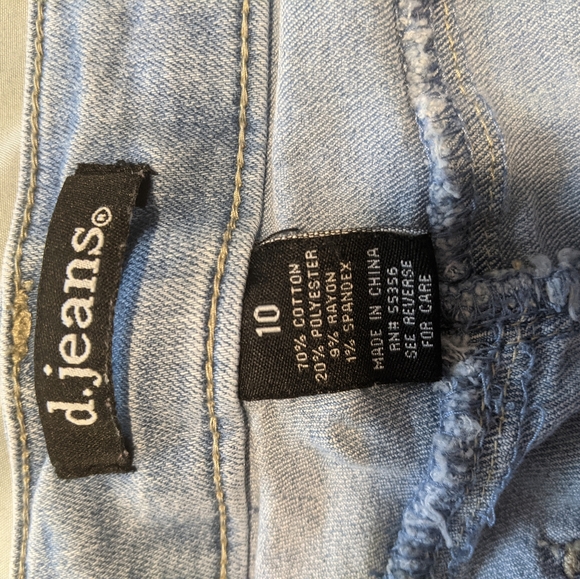 COPY - Stretchy Jean fabric shorts - Picture 3 of 3